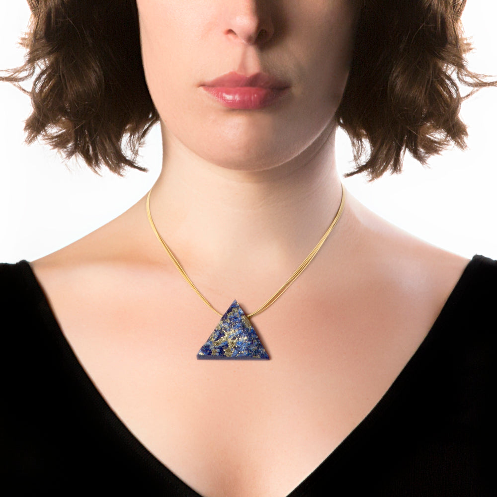 Statement lapis lazuli necklace 18ct gold and 62 carat lapis lazuli