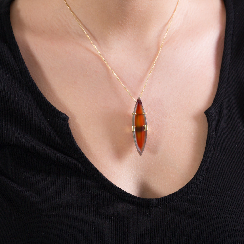 Agate and 18 Carat gold necklace