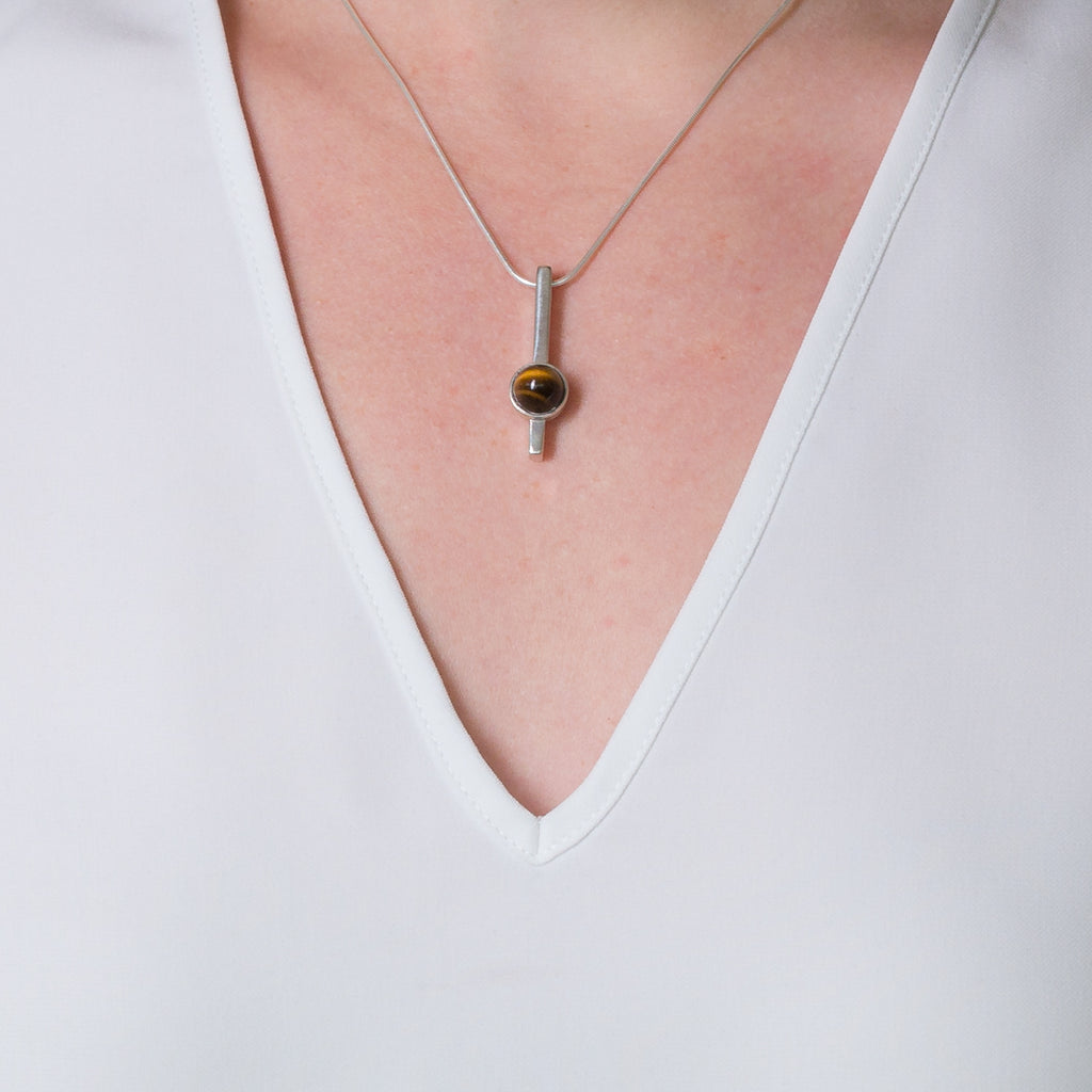 Bar Pendant Cairn Tiger Eye