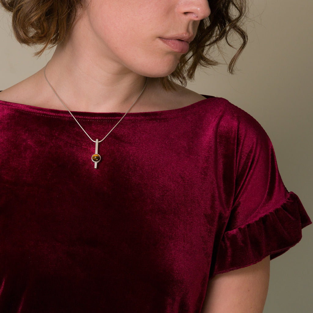 Bar Pendant Cairn Tiger Eye